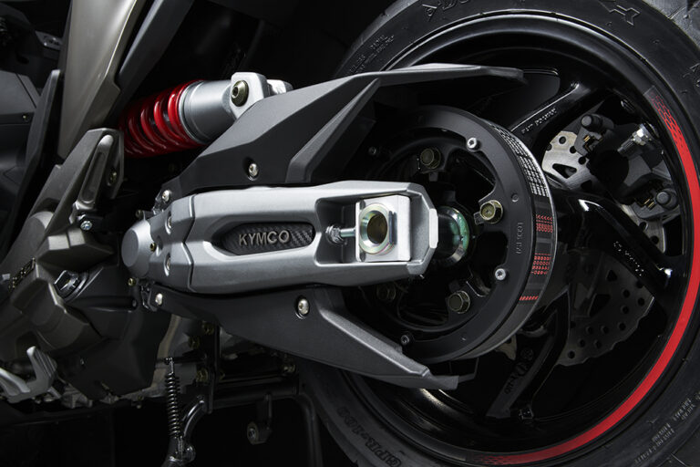 KYMCO-AK-550-PREMIUM-29