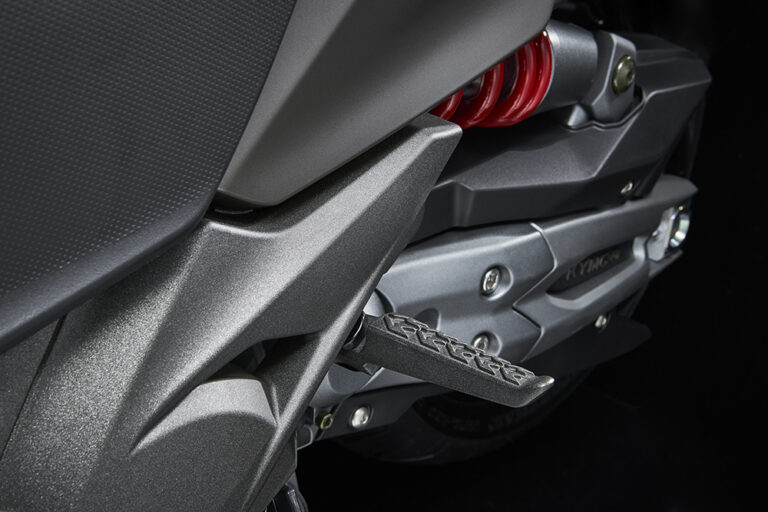 KYMCO-AK-550-PREMIUM-33